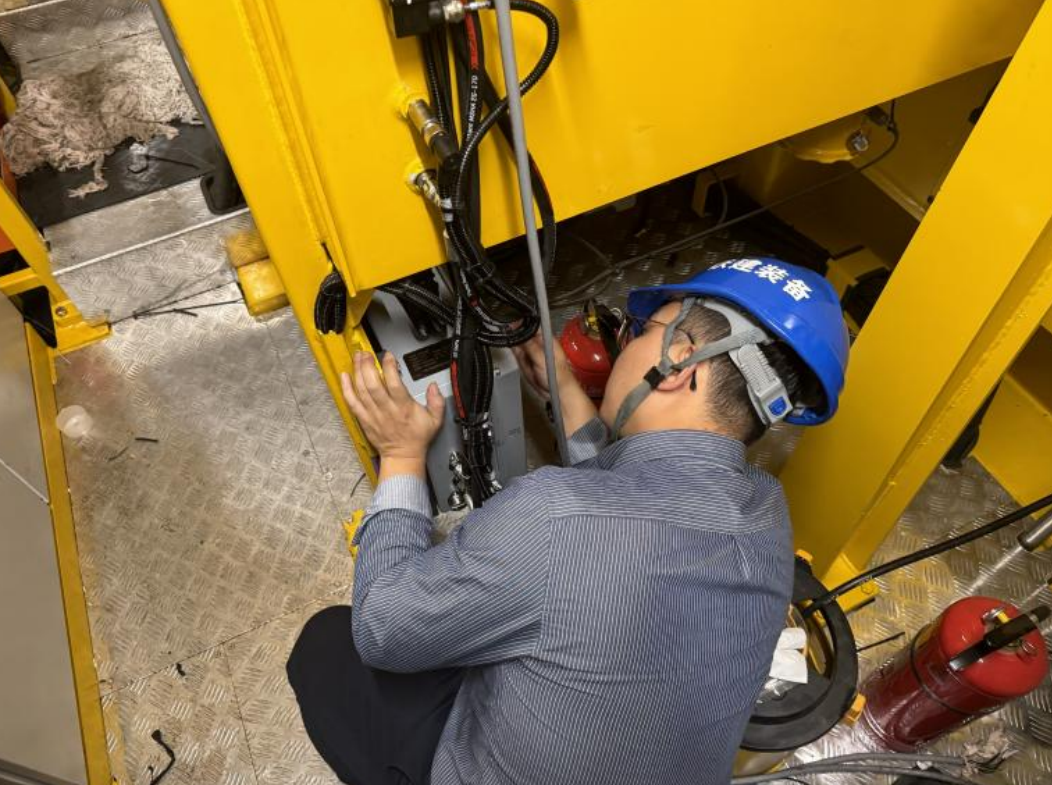 中國鐵建壓軌列車智能在線油液監(jiān)測系統(tǒng)應(yīng)用案例 圖4