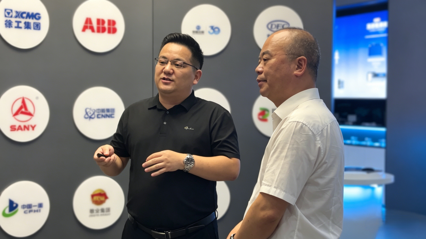 南京高華科技股份有限公司領(lǐng)導(dǎo)蒞臨智火柴考察交流 共探工業(yè)設(shè)備智能運(yùn)維新路徑